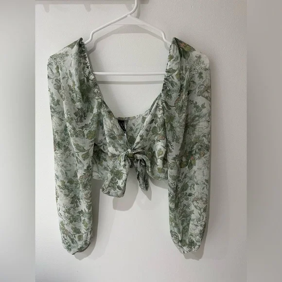 Windsor Pastel Green Long Sleeve Tie Front Cropped Blouse Top - Picture 3 of 5